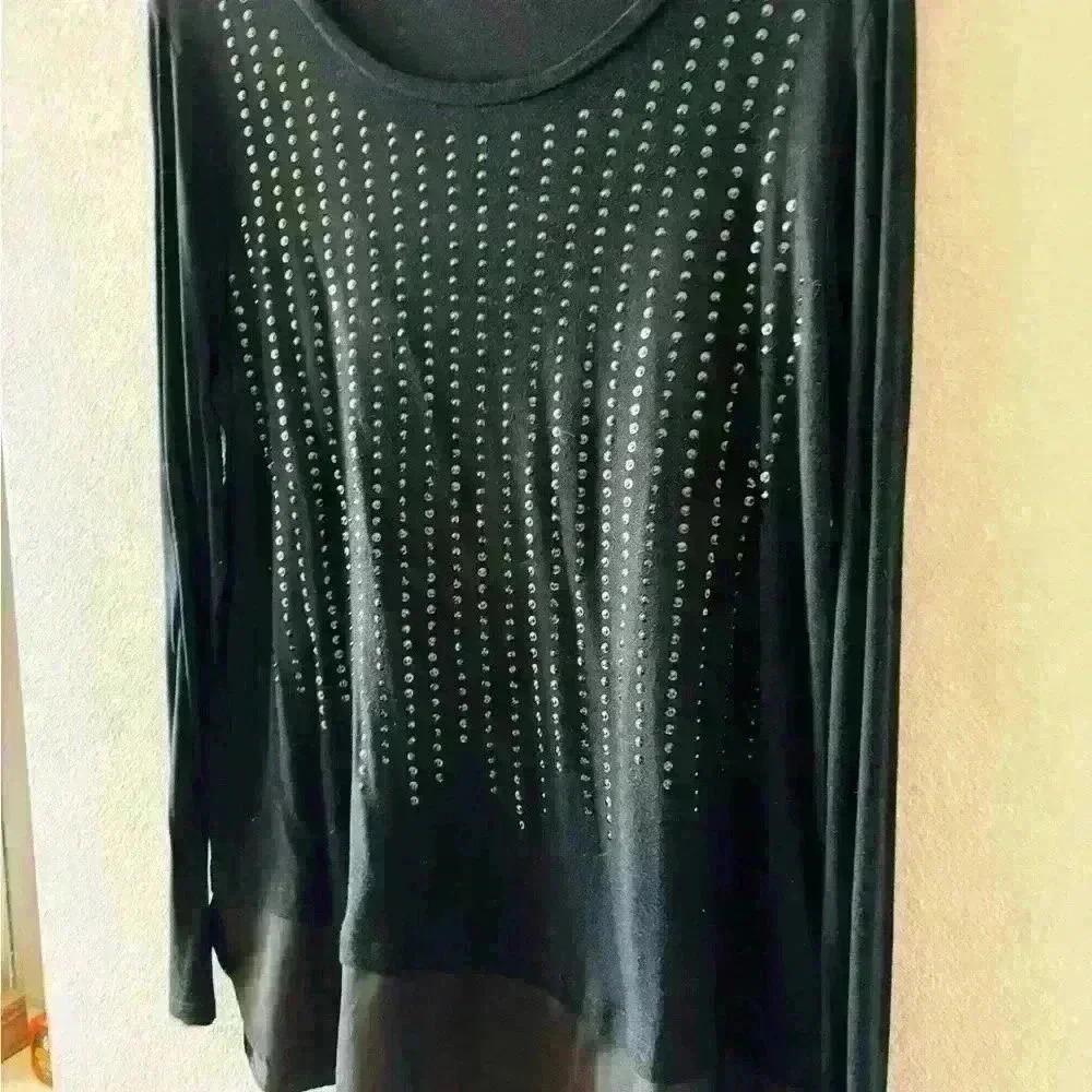 Apt 9 black sequence top - Picture 2 of 5